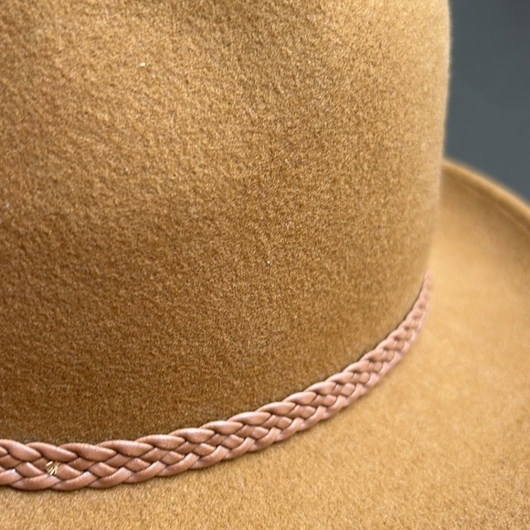 Wool Fedora Brown/Mustard. One size: approx inside measurement: 22 1/4” - Picture 5 of 7